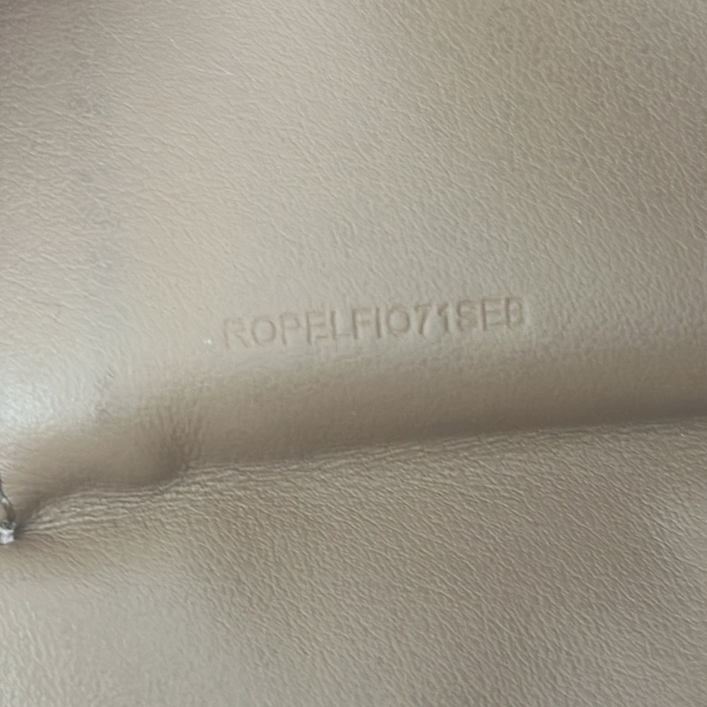 GUC 🩷 Burberry compact trifold wallet - Picture 5 of 10